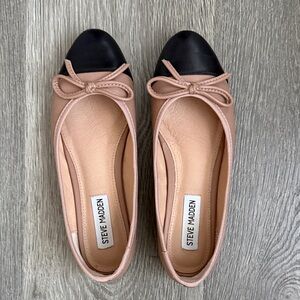 Steve Madden Black and Pink Loafers